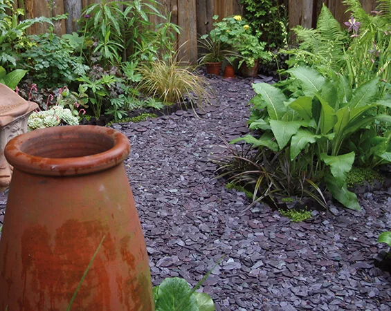 20mm Plum Slate Chippings