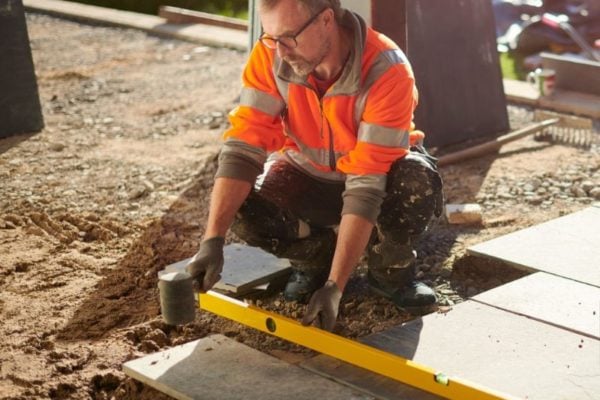 Laying Slabs on Mortar Bed