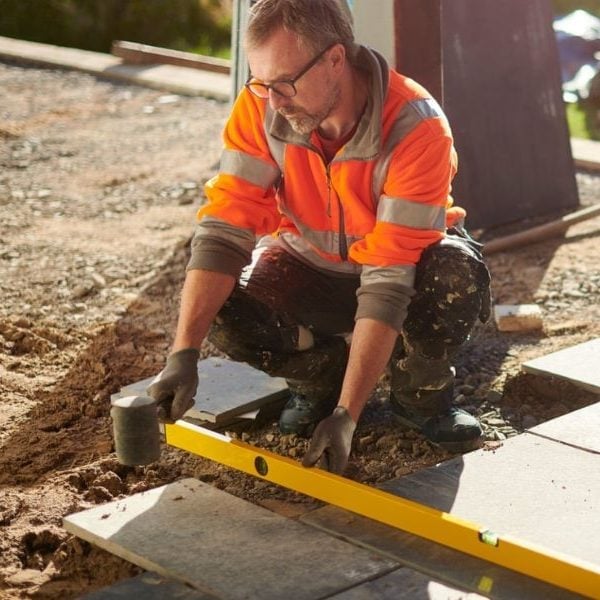 Laying Slabs on Mortar Bed