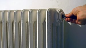 radiator bleeding using a radiator bleed key