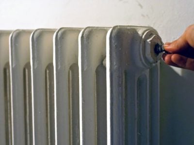 radiator bleeding using a radiator bleed key