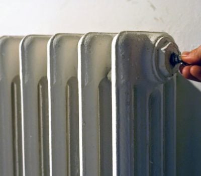 radiator bleeding using a radiator bleed key