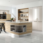 Handleless woodgrain and smooth gloss - a match made in heaven