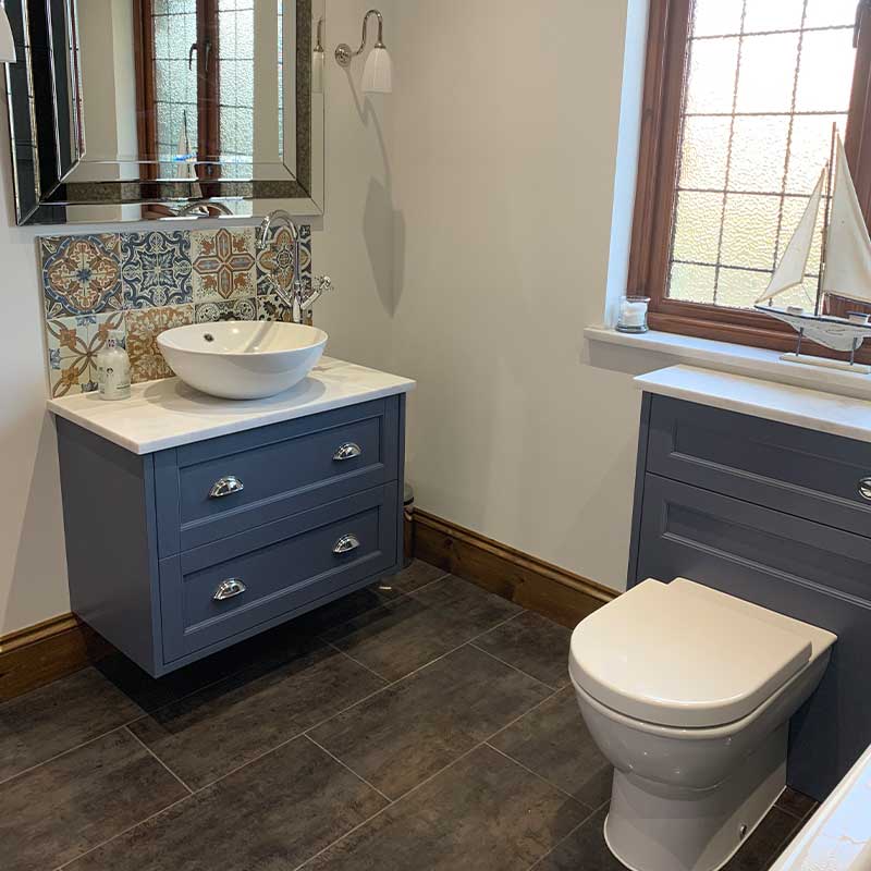 Refurbishment for a traditional bathroom look