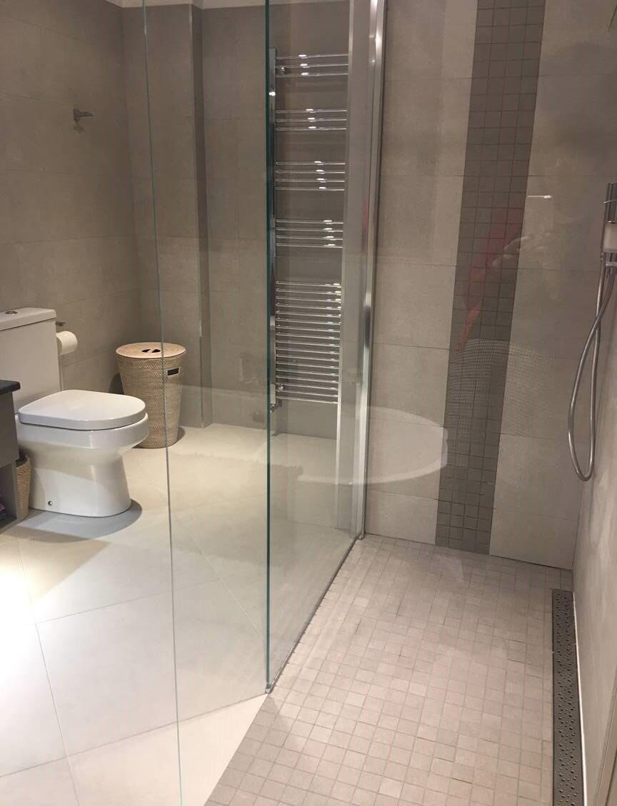 modern wet room enclosure