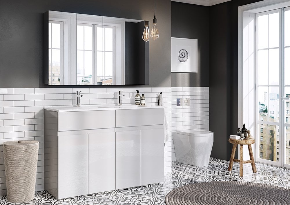 The simplest bathroom idea to create contrast