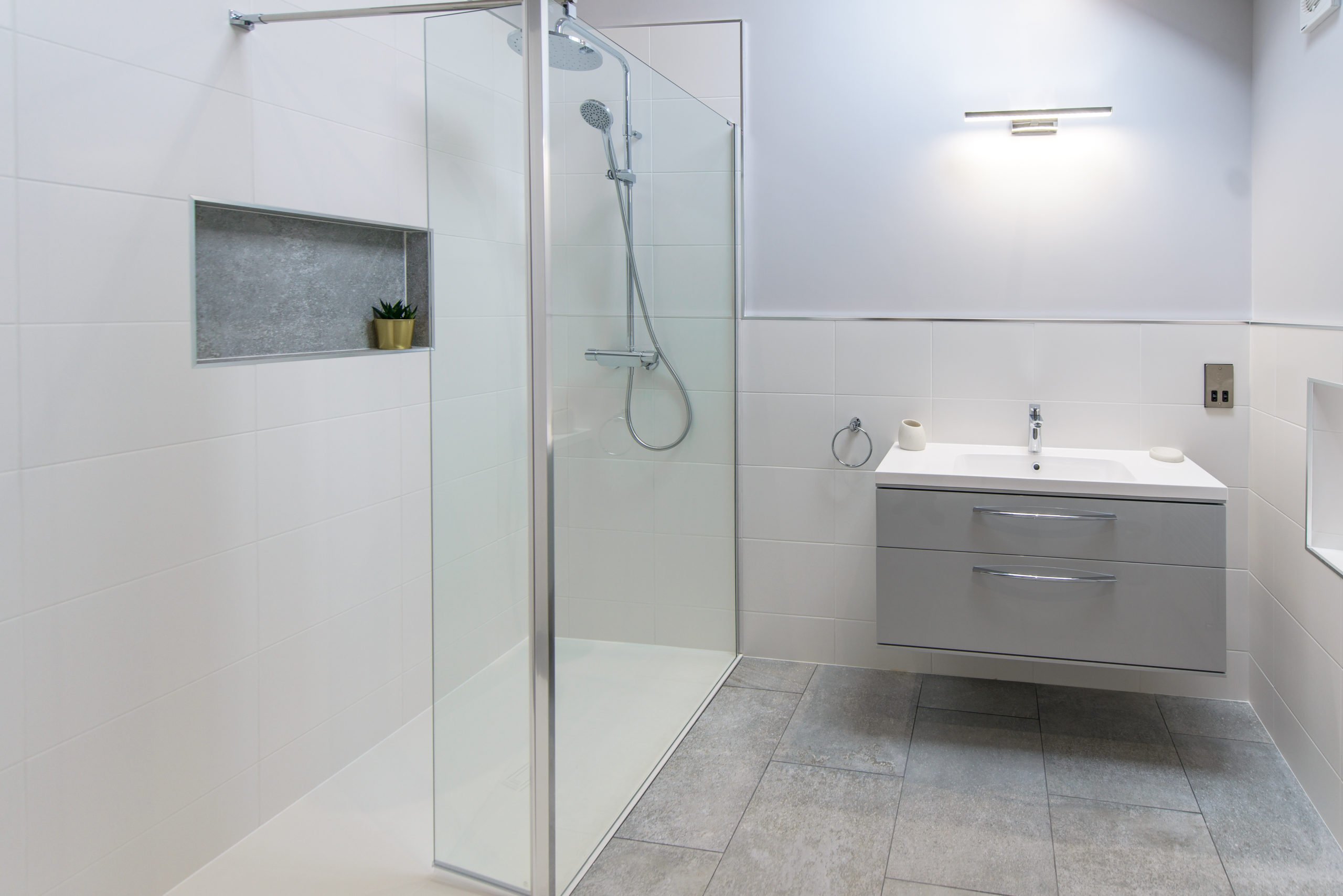 Aqualisa Dual Head Midas Shower in modern bathroom