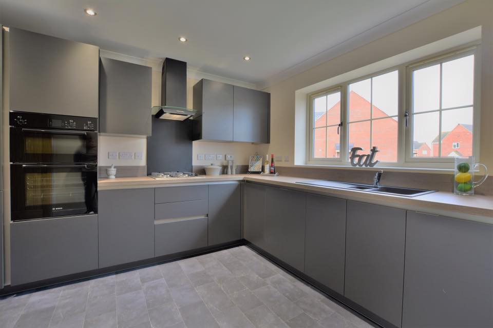 Chanceoptions home - grey kitchen with grey backsplash