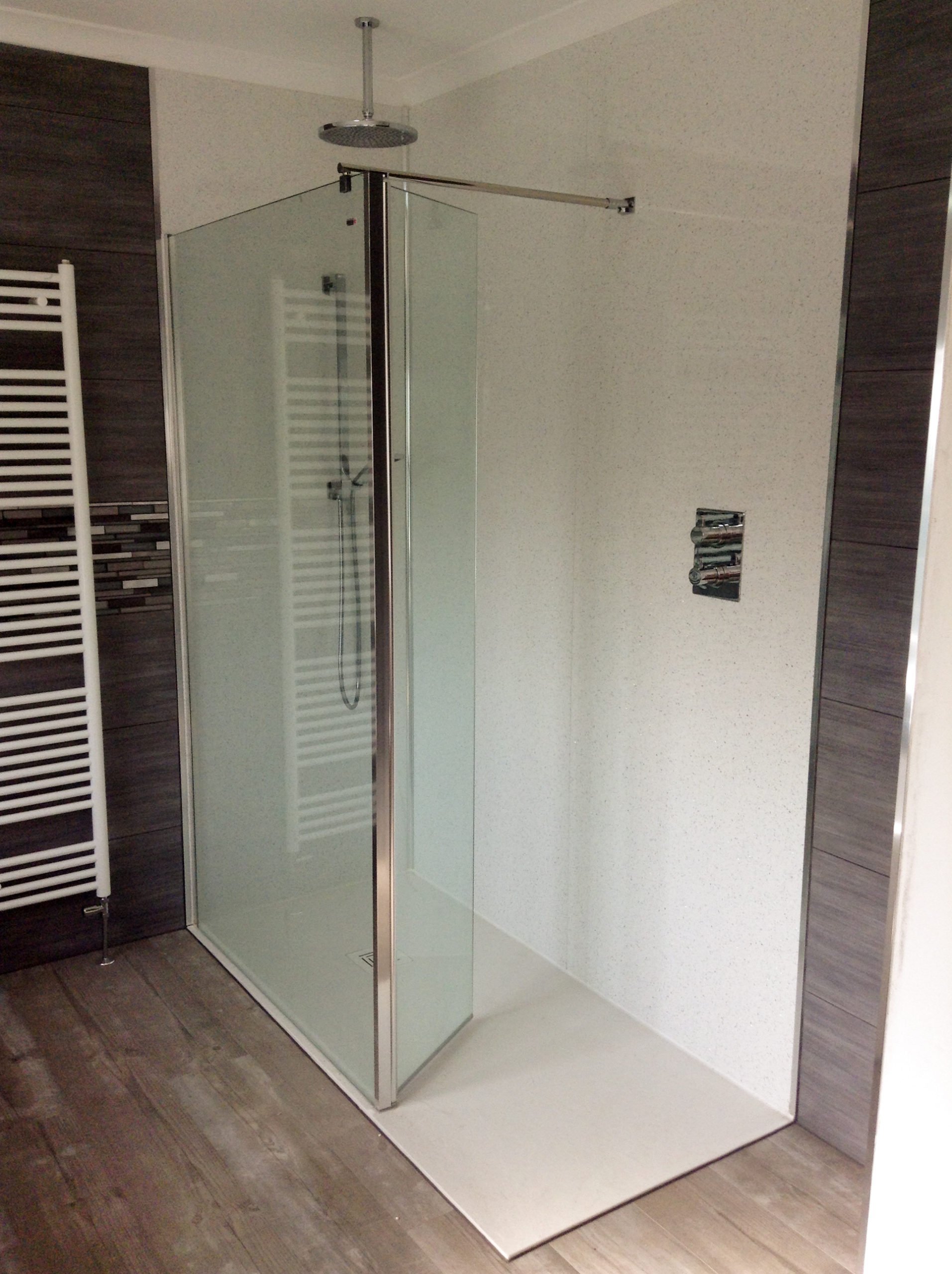 Contemporary shower enclosure