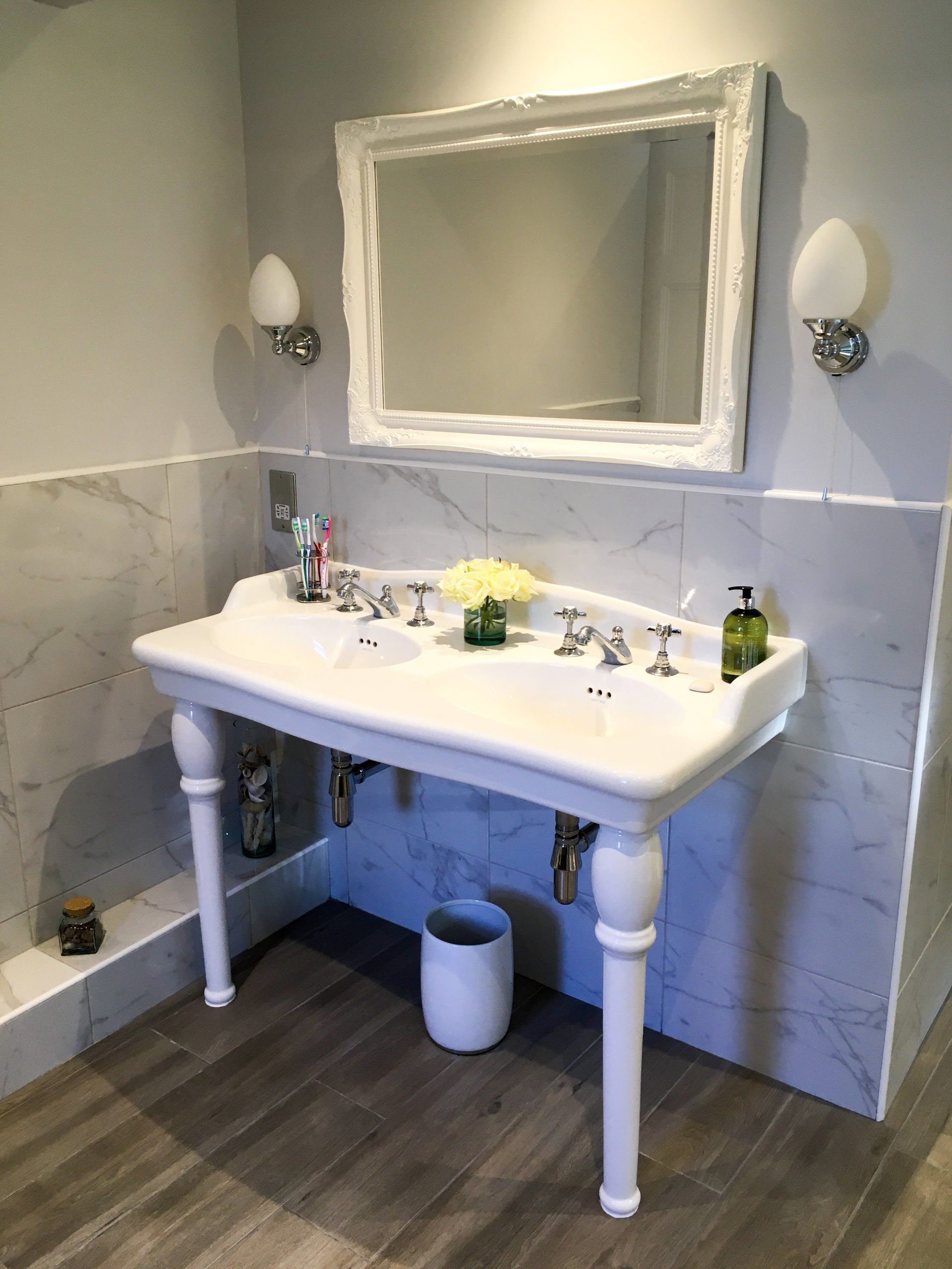 Traditional Double sink basin