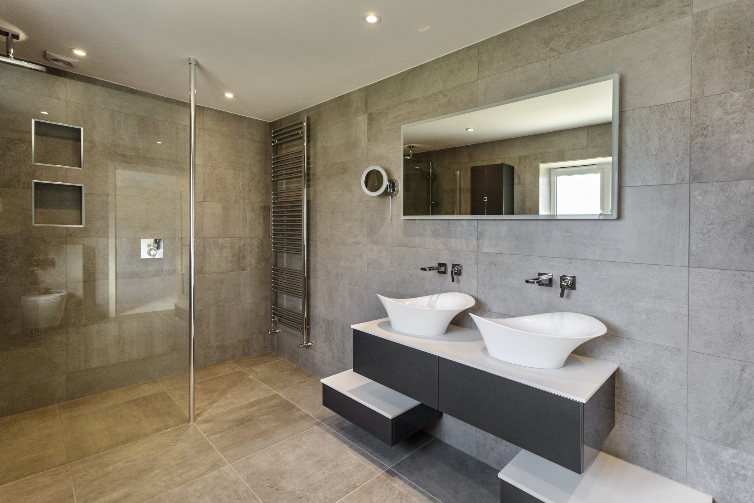 Ensuite at Appleton Homes with contemporary bathroom design