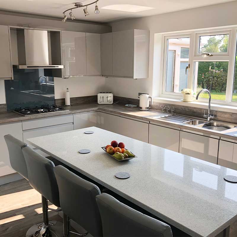 Sheraton-kitchen-finished-in-Gloss-Grey