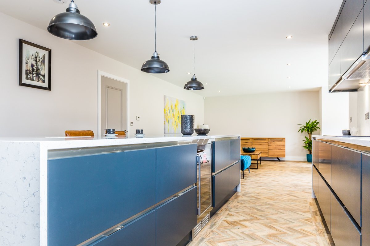 Sheraton fitted kitchen-handleless