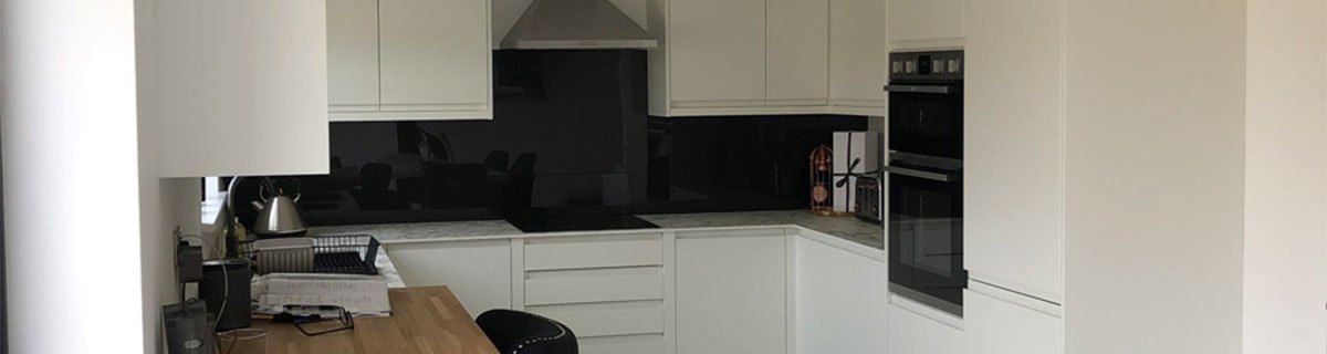 White-marble-contemporary-open-plan-kitchen