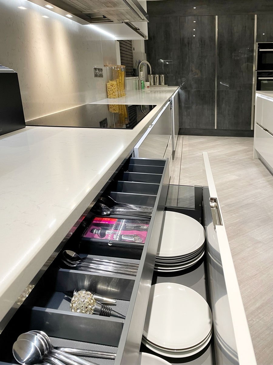 Omega kitchen with handleless cabinets