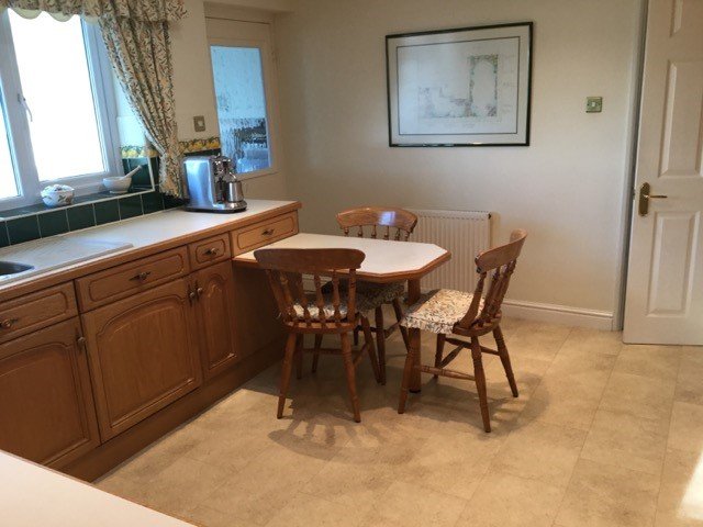 Rosie Sleaford Kitchen Before - wooden shaker kitchen