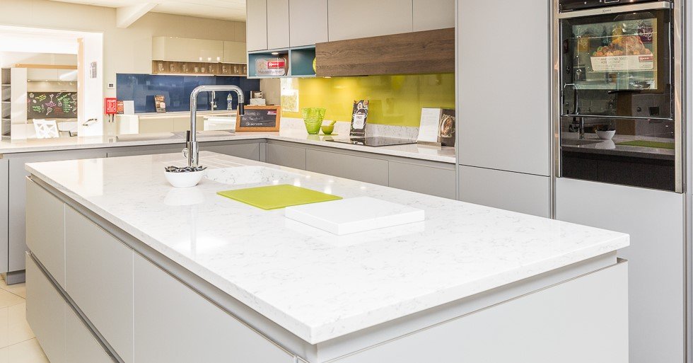 Quartz worktop for kitchen island with integrated sink