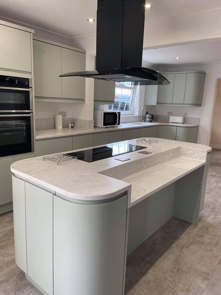 Curved solid surface worktop