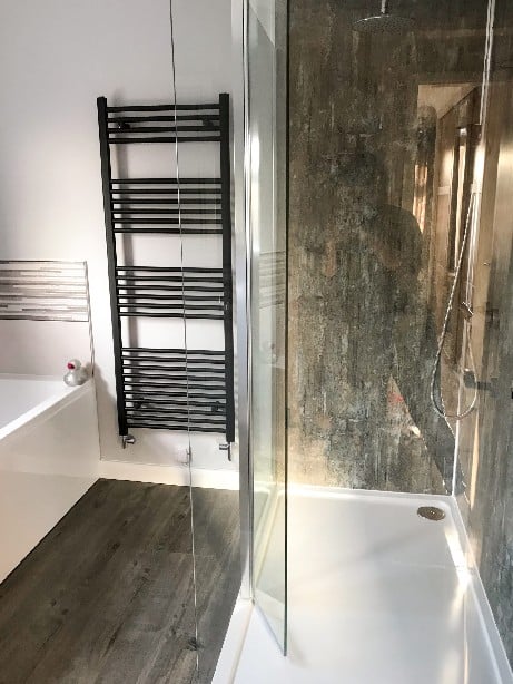 Walk-in shower with Eastbrooks Wingrave radiator