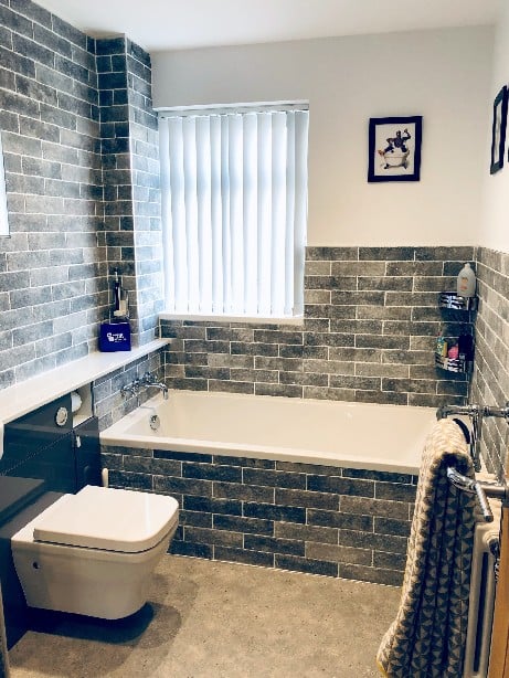 Cleargreen bath with Jerico glazed porcelian bathroom tiles