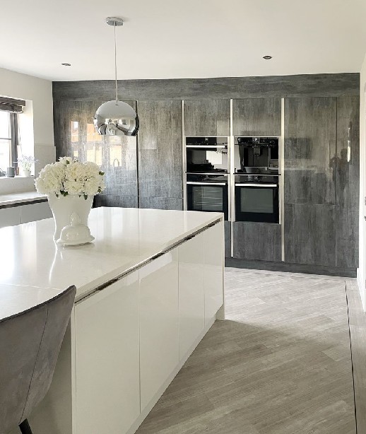 Modern Kitchen in Louth, Lincolnshire - grey and white kitchen